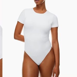 Aritzia Babaton Contour Crew Shortsleeve Bodysuit